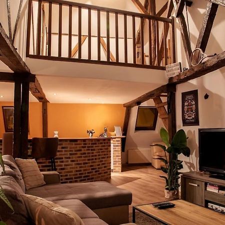 Duplex Atypique Dans La Cite Medievale 拉昂 外观 照片