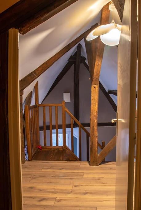 Duplex Atypique Dans La Cite Medievale 拉昂 外观 照片