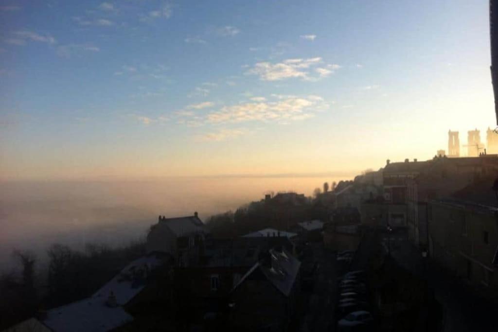 Duplex Atypique Dans La Cite Medievale 拉昂 外观 照片